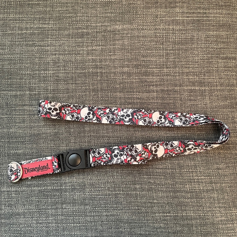 Disney Skulls Lanyard w/ Removable Disneyland Resort Key Ring